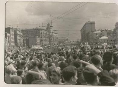 Улицы Москвы летом 1957 года.