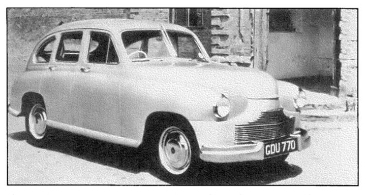 Английский легковой автомобиль «Стандарт вангард» с обтекаемым кузовом понтонной формы (1947-1963).
